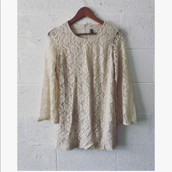 H&M Dresses & Skirts - H&M bell sleeve lace mini dress sz: 4